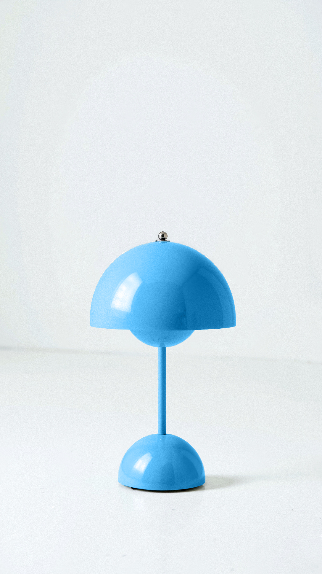 Veluce Elegant Table Lamp for Bedroom