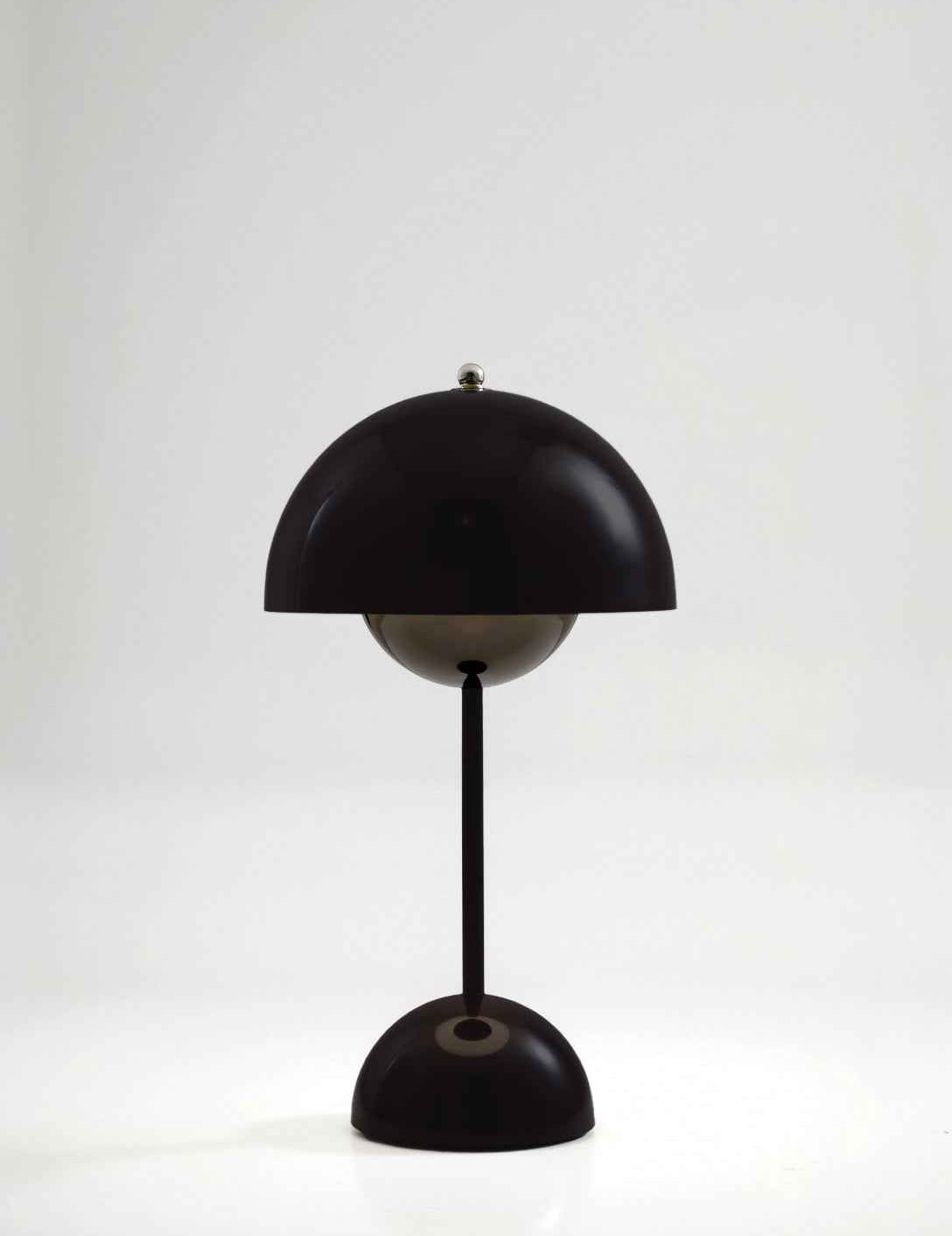 Veluce Elegant Table Lamp for Bedroom