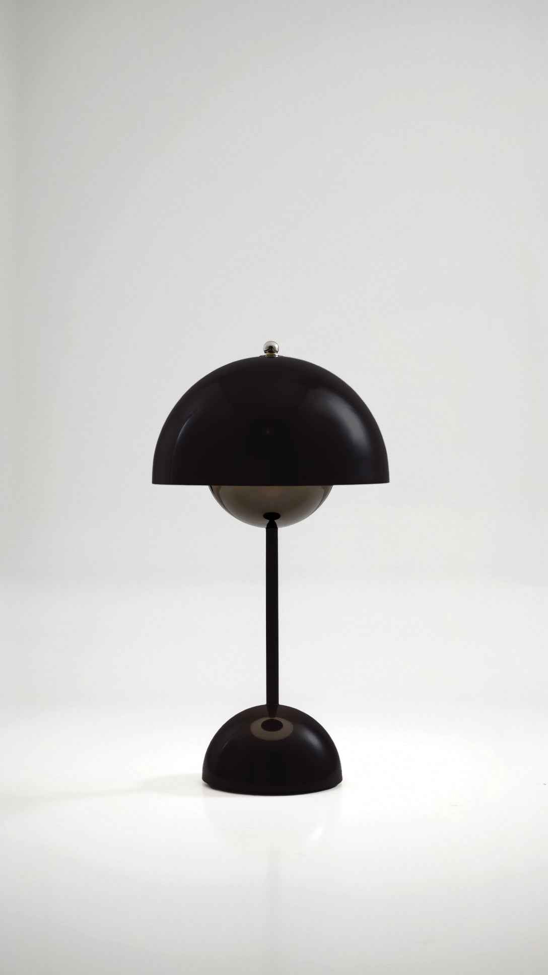 Veluce Elegant Table Lamp for Bedroom